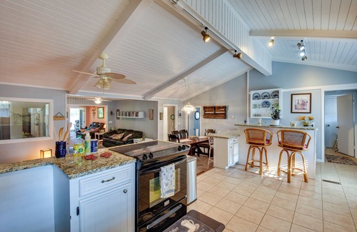 Townville Casa | Waterfront Lake Hartwell Vacation Rental w/ Dock!