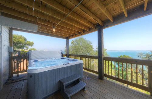 Canyon Lake Casa | Waterfront Lake House with Hot Tub & Firepit