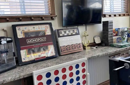 Silver Lakes Country Club Casa | Waterfront Lake House Gameroom Fishing