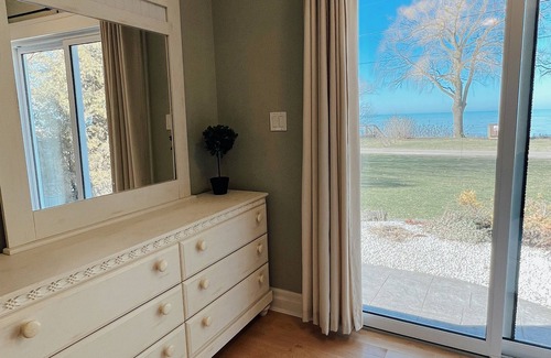 Dashwood Cabaña | Waterfront, Lake Huron, Sunset, Grand Bend, Golf, Dining, Theatre,