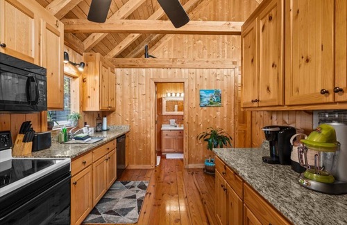 Six Mile Chalet De Esquí | Waterfront LAKE KEOWEE Chalet near Clemson University