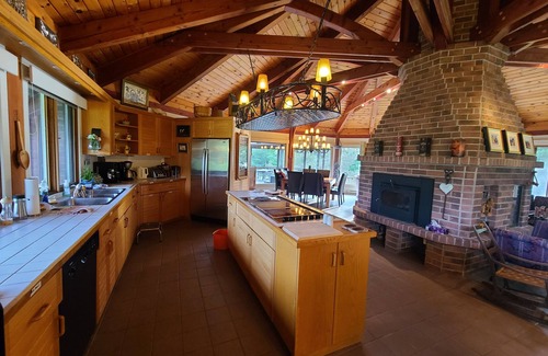 Howe Island Cabina | Waterfront Large Family Home 1000 islands