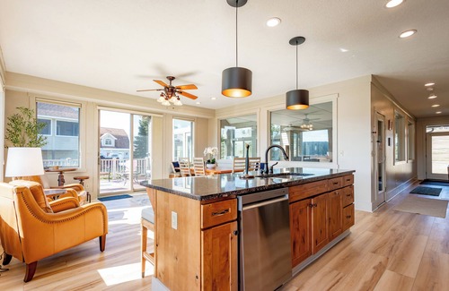 Waterfront Greens Casa | Waterfront Links- Lakefront / Golf Area Home w / Piscina cubierta privada