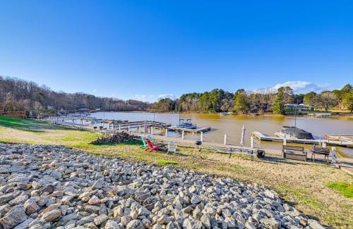 Sherrills Ford Casa | Waterfront Living and Resort Perks! Lake Norman Stay