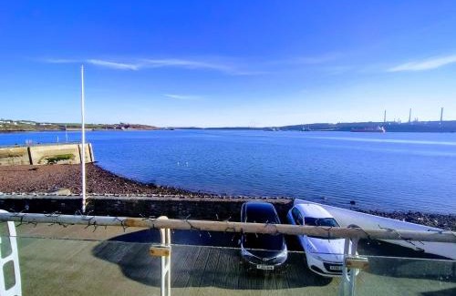 Milford Haven Casa | Waterfront Location, Balcony, Sea Views, Free Parking