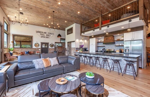 Wears Valley Casa | Waterfront Lodge - Bowling, Pool, Mtn Views