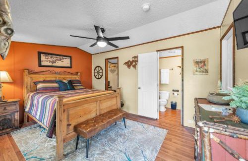 Kingston Cabina | Waterfront Lodge by The Lodges at Fossil Creek