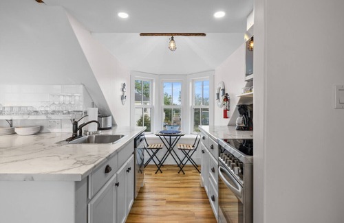 Queens Square Condominio | Waterfront Loft Deluxe Penthouse Downtown Ch'town