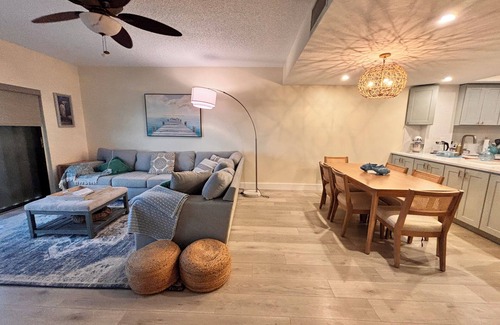 Longbeach Village Condominio | Waterfront Longboat Key Retreat With Dream Views