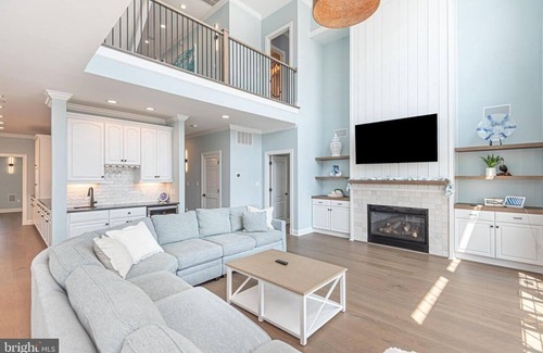Ocean City Casa | Waterfront Luxury House-North Ocean City- Spacious 6-BR access to pool & fitness