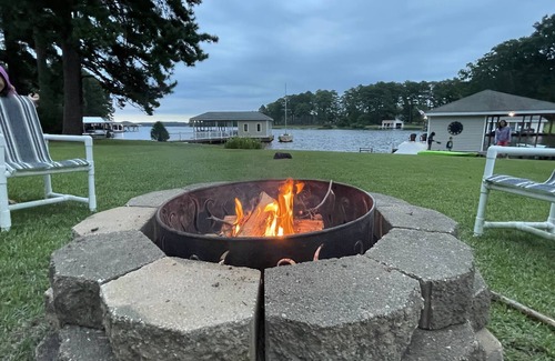 Myrick Estates Casa | 💥Waterfront💥Luxury HotTub🥇 Kayaks & Paddleboards 💥Pet Friendly, Game Room!