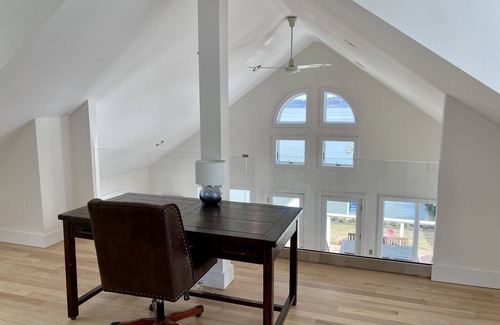 Town of Orangetown Casa | Waterfront Luxury in Town