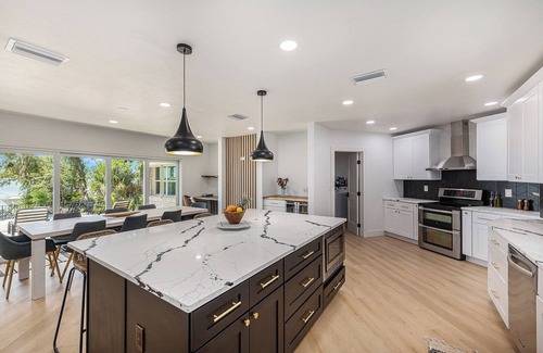 St. Petersburg - Clearwater Casa | Waterfront Luxury with Sunset Views & Pool in St. Petersburg