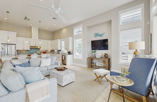 Rockport Casa | Waterfront luxury with private dock, outdoor kitchen, infinity pool & pier