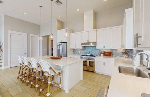 Rockport Casa | Waterfront luxury with private dock, outdoor kitchen, infinity pool & pier