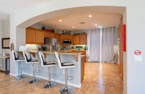 Indio Apartamento | Waterfront Mins from Coachella Games, FirePit, Grill