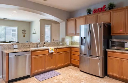 Indio Apartamento | Waterfront Mins from Coachella Games, FirePit, Grill