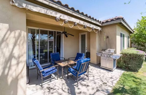 Indio Apartamento | Waterfront Mins from Coachella Games, FirePit, Grill