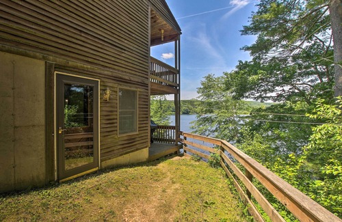 West Brookfield Casa | Casa frente al mar de Nueva Inglaterra en el lago Wickaboag!