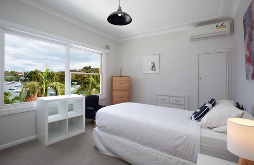 Northwood Casa | Waterfront Northwood (IH) - Stunning waterfront home with jetty, 5 bedrooms and an outdoor area perfect for entertaining.