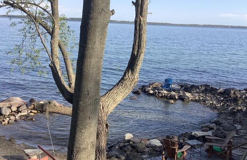 Howe Island Cabaña | Waterfront oasis at Zoe’s Lagoon, 1000 islands