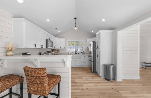 Newport Casa | Waterfront Oasis Minutes From The Beach