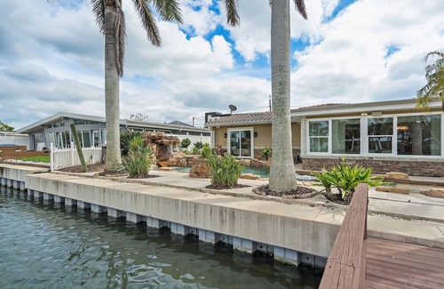 Causeway Isles Casa | Waterfront Oasis l Near Beach