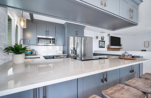 Westbrook Center Casa | WATERFRONT off season/academic house rental - INCLUDES ALL UTILITIES!