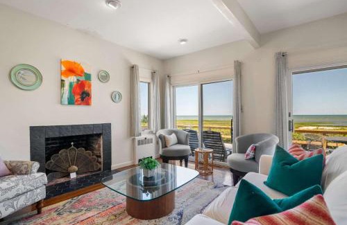 Orleans Casa | Waterfront on Cape Cod Bay
