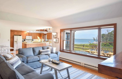 South Orleans Casa | Waterfront on Pleasant Bay!