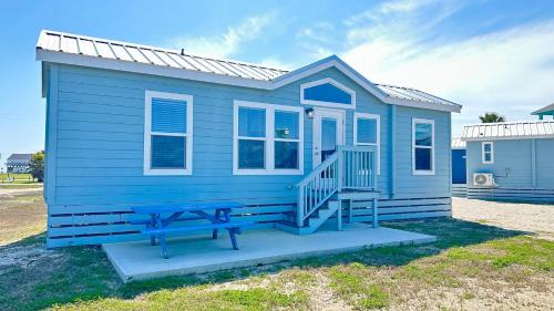 Gilchrist Casa | Waterfront on the Bay & Close to Beach -Brand New!