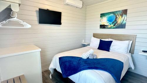 Gilchrist Casa | Waterfront on the Bay & Close to Beach -Brand New!