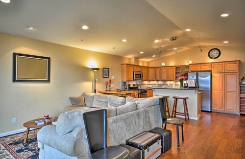 Newport Casa | Waterfront Newport Townhome w / vistas increíbles!
