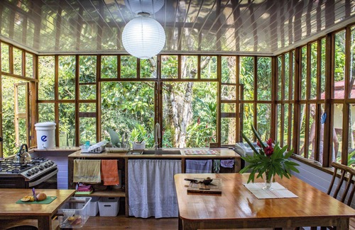 Livingston Casa | Waterfront Property With Spacious House With Dorm and Communal Kitchen Rio Dulce