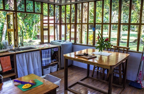 Livingston Casa | Waterfront Property With Spacious House With Dorm and Communal Kitchen Rio Dulce