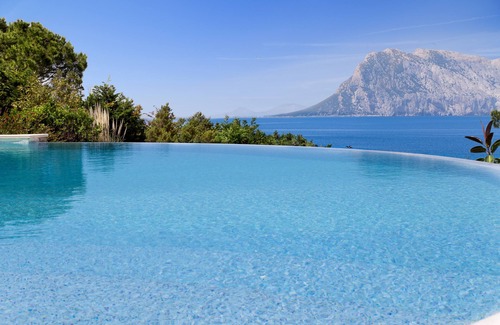 San Teodoro Villa | Propiedad frente al mar en finca privada con vistas al mar y acceso directo a la playa