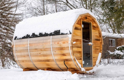 Penetanguishene Cabaña | Luxury Waterfront Paradise with sauna and hot tub!