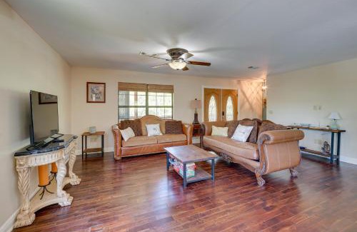 Pass Christian Casa | Waterfront Pass Christian Oasis about 2 Mi to Beach!