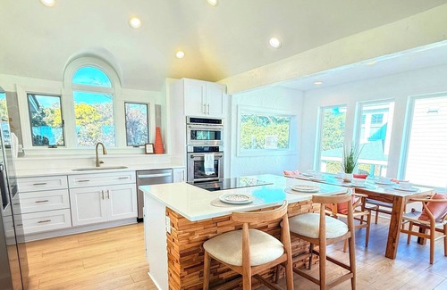 Monteray Shores Casa | Waterfront Peaceful Beach house with Private Pool and Hot Tub. 2min to beach!