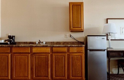 Kahului Hotel | Waterfront Perfection! 3 Fantastic Rooms, Pet-Friendly, Near Kanaha Beach Park