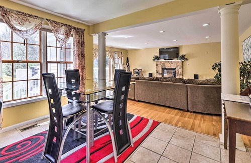 Henryville Casa | Waterfront Poconos Getaway: Game Room & Deck!