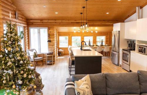 Irondale Chalet De Esquí | Waterfront private cottage on Koshlong Lake