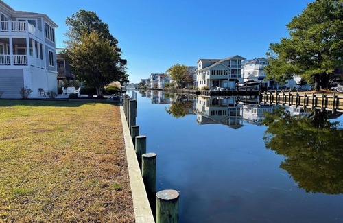 South Bethany Harbor Casa | Waterfront Rancher in South Bethany