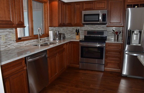 Bristol Casa | Frente al renovado Adosado Newfound Lake 2 playas Tenis de amarre 2 kayaks