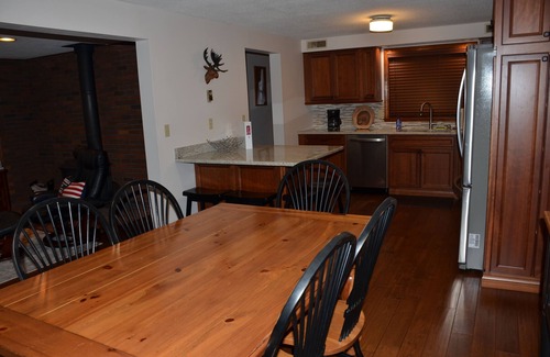 Bristol Casa | Frente al renovado Adosado Newfound Lake 2 playas Tenis de amarre 2 kayaks