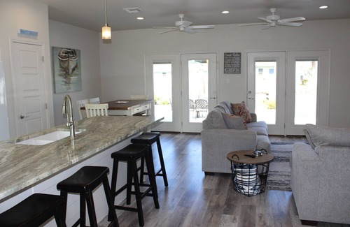 Palm Harbor Casa | Waterfront Rental with Private Pool