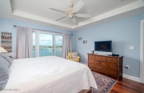 Morehead City Casa | Waterfront Resort , World Class Marina & Slip