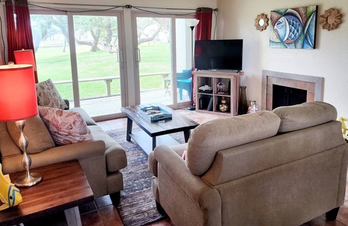 Sailhouse Condominio | Waterfront Retreat at RRYCC