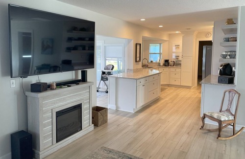 Southside Rural Community Casa | Waterfront retreat centrally located between Tampa, Sarasota and St. Petersburg.