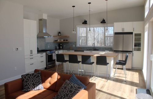 Port Wade Cabaña | Waterfront retreat on Annapolis Basin - private; hot tub; fully equipped kitchen